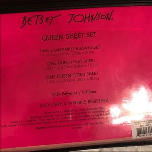 Betsey Johnson Bedding - BETSEY JOHNSON SOLID QUEEN SHEETS SET Betsey Johnson Bedding - BETSEY JOHNSON SOLID QUEEN SHEETS SET